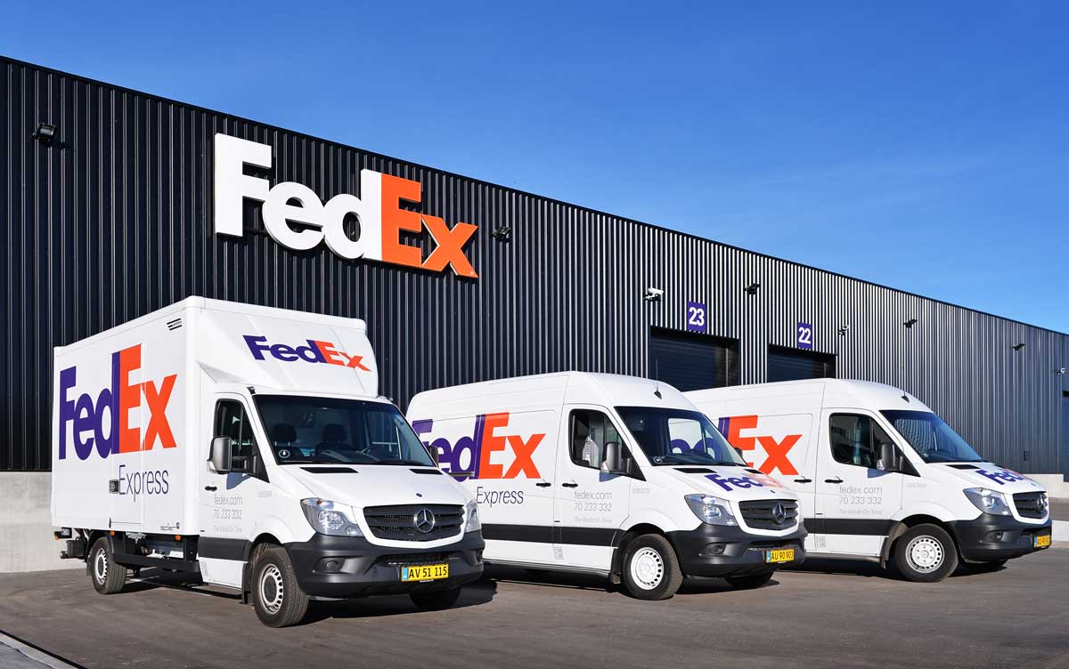 How Much do Fedex Drivers Make? (Delivery Driver Salaries)