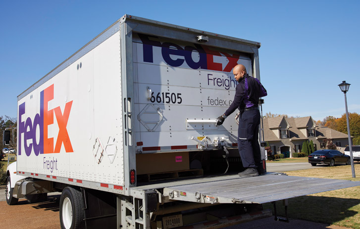 How Much do Fedex Drivers Make? (Delivery Driver Salaries)