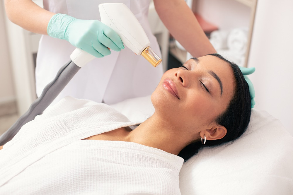 How Much do Estheticians Make? (With Their Own Business)