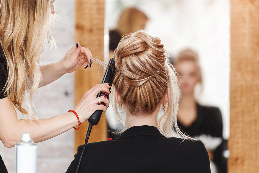 How Much do Hair Stylists Make? (Average Salary 2022)
