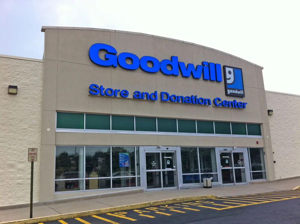 How to Find Goodwill Store Hours